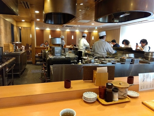 はま田店内.jpg