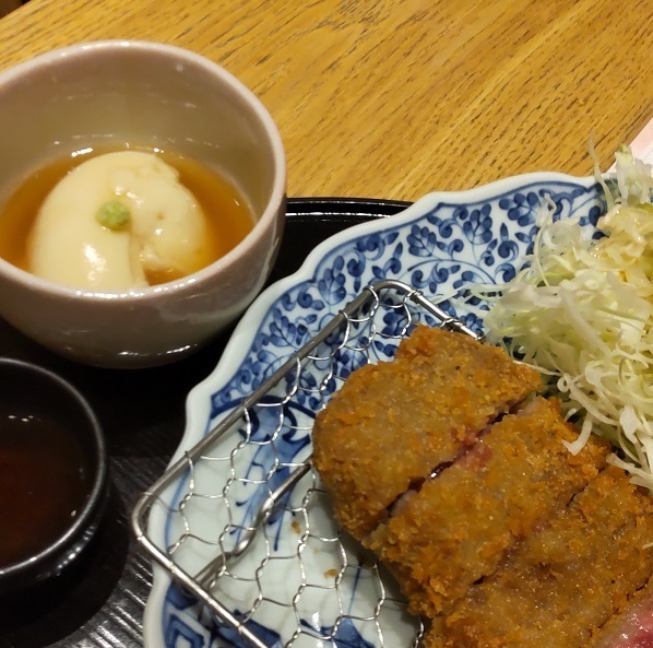 牛かつと豆腐.jpg